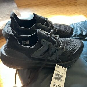 Adidas Ultraboost Light Men's Athletic Shoes - Black